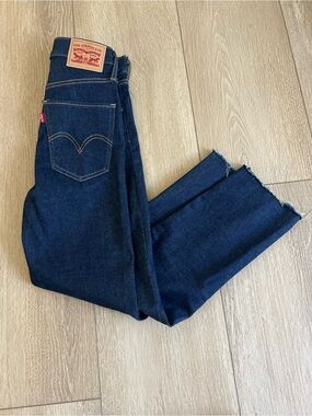 Levi's Women's Dark Blue High-Rise 711 denim jeans size 25